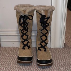 Tall tan women’s sorel winter boots